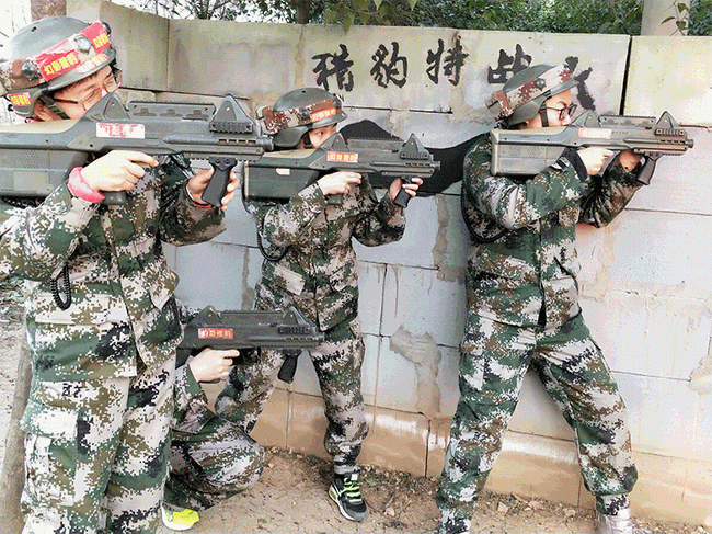 申雨鉬業銷售部真人CS野戰團建活動圓 滿結束